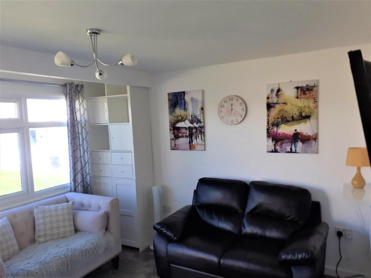 Fabulous 2 Bedroom Dog Friendly Chalet 5 Min Walk To Beach, Nr Gt Yarmouth & Norfolk Broads Scratby المظهر الخارجي الصورة